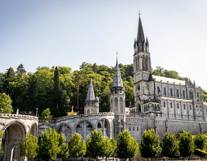 a large building with a steeple on top of it